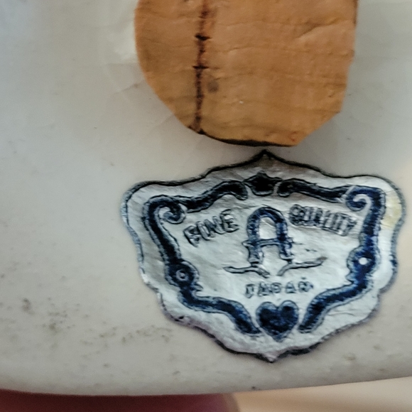 Vintage Salt and Pepper Shakers - Picture 4 of 5